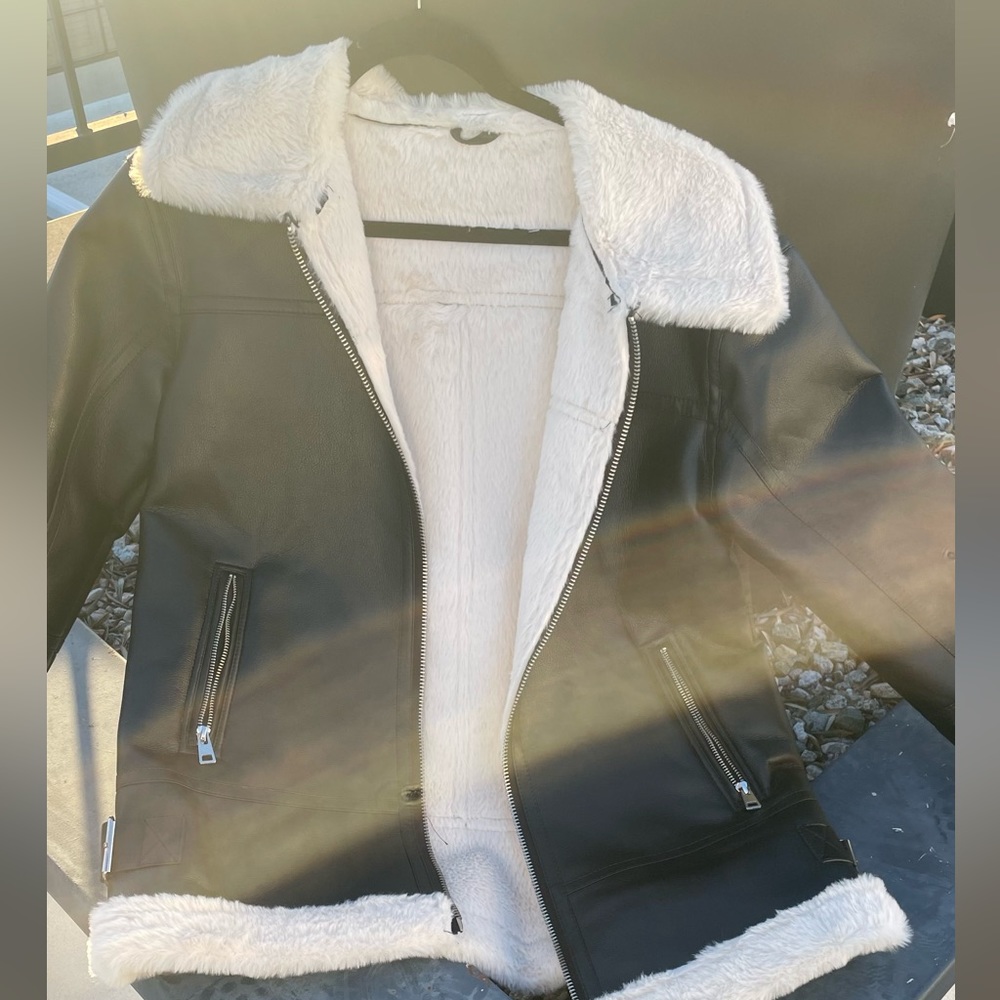 955. 🛑AT COST LAST 1! Black aviator moto jacket faux leather faux fur black coat - Picture 12 of 12